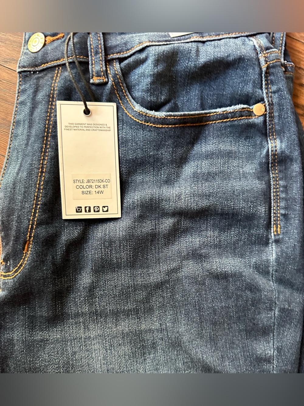 Judy Blue Dark Wash Skinny Capri Jeans - Picture 3 of 3